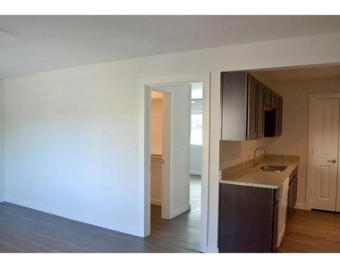 3421 W 5th Street - Photo Thumbnail 3