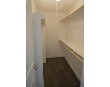 3421 W 5th Street - Photo Thumbnail 9