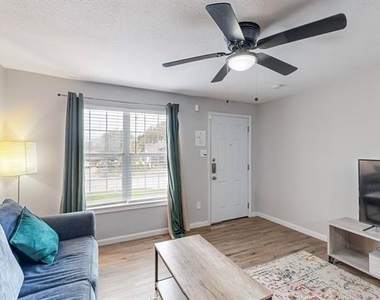 1532 Whitaker Avenue - Photo Thumbnail 8