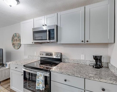 1532 Whitaker Avenue - Photo Thumbnail 16