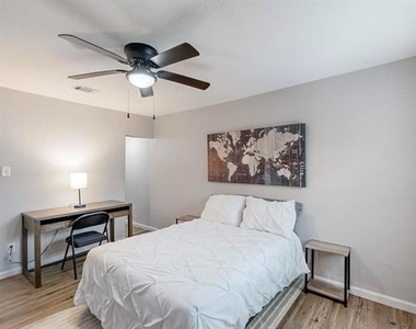 1532 Whitaker Avenue - Photo Thumbnail 19