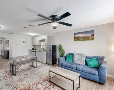 1532 Whitaker Avenue - Photo Thumbnail 10