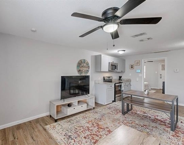 1532 Whitaker Avenue - Photo Thumbnail 1