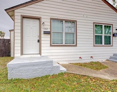 1532 Whitaker Avenue - Photo Thumbnail 7