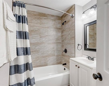 1532 Whitaker Avenue - Photo Thumbnail 24