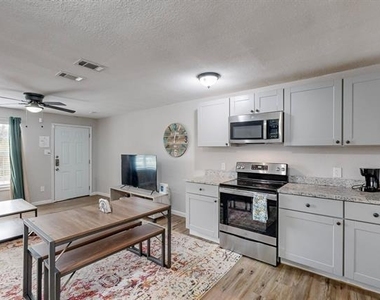 1532 Whitaker Avenue - Photo Thumbnail 13