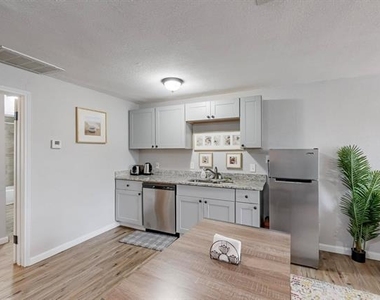 1532 Whitaker Avenue - Photo Thumbnail 14