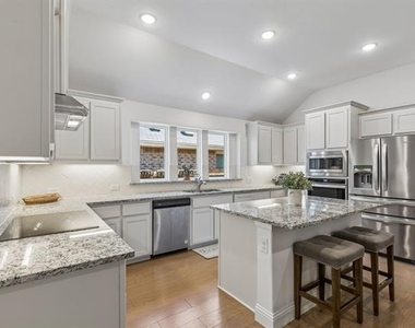 685 Coleman Street - Photo Thumbnail 6