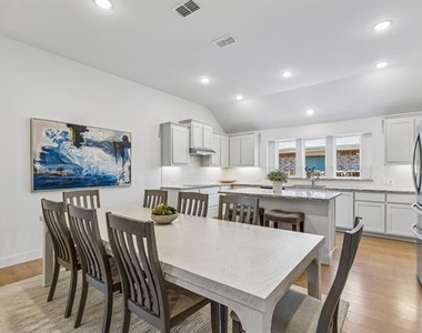 685 Coleman Street - Photo Thumbnail 4