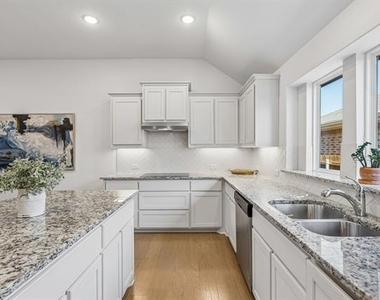 685 Coleman Street - Photo Thumbnail 9