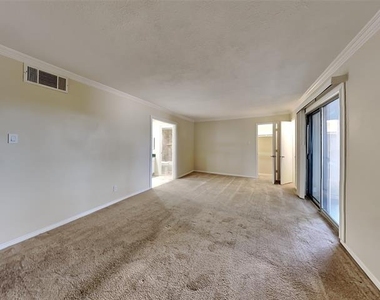 2907 Shelby Avenue - Photo Thumbnail 4