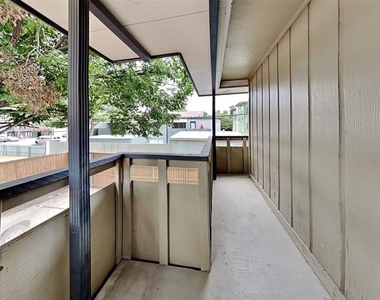 2907 Shelby Avenue - Photo Thumbnail 6