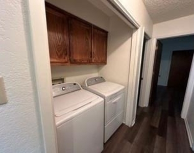 615 Pierce Street - Photo Thumbnail 5