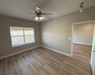 3102 Kings Road - Photo Thumbnail 12
