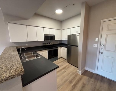 3102 Kings Road - Photo Thumbnail 10