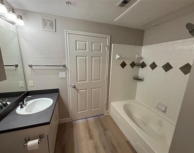 3102 Kings Road - Photo Thumbnail 16