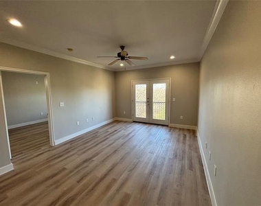 3102 Kings Road - Photo Thumbnail 7