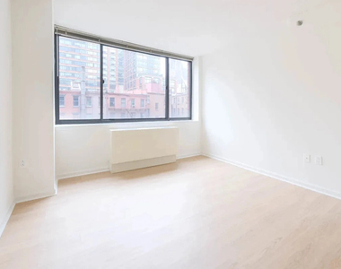 505 West 54th Street - Photo Thumbnail 5