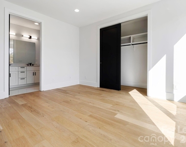 3521 Avalon Avenue - Photo Thumbnail 9