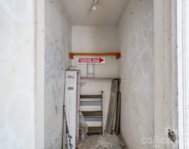 8518 Castle Pine Court - Photo Thumbnail 30