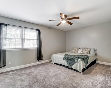 8518 Castle Pine Court - Photo Thumbnail 21