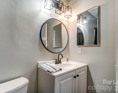 8518 Castle Pine Court - Photo Thumbnail 17