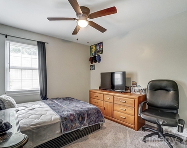 8518 Castle Pine Court - Photo Thumbnail 15