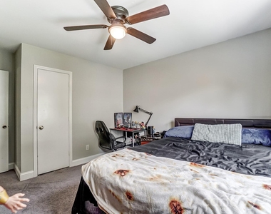 8518 Castle Pine Court - Photo Thumbnail 12