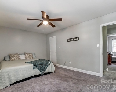 8518 Castle Pine Court - Photo Thumbnail 19
