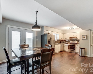 8518 Castle Pine Court - Photo Thumbnail 6