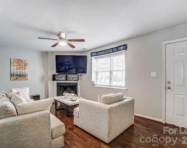 8518 Castle Pine Court - Photo Thumbnail 2