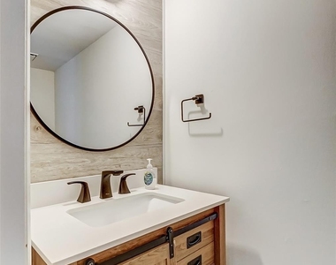 8518 Castle Pine Court - Photo Thumbnail 22