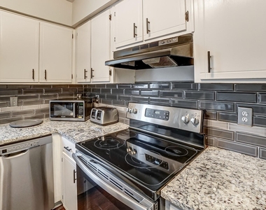 8518 Castle Pine Court - Photo Thumbnail 9