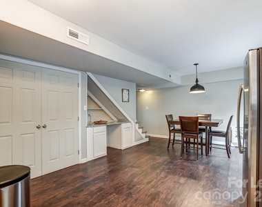 8518 Castle Pine Court - Photo Thumbnail 7