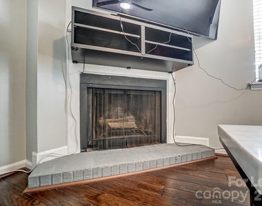 8518 Castle Pine Court - Photo Thumbnail 3