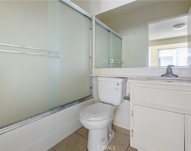 2726 S Menlo Ave. - Photo Thumbnail 16