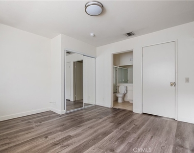 2726 S Menlo Ave. - Photo Thumbnail 17