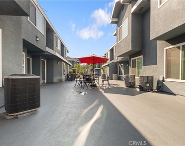 2726 S Menlo Ave. - Photo Thumbnail 28