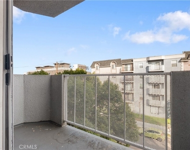 1246 W 30th Street W - Photo Thumbnail 17