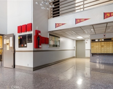 1246 W 30th Street W - Photo Thumbnail 8
