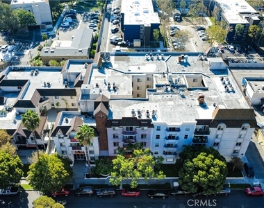 1246 W 30th Street W - Photo Thumbnail 18
