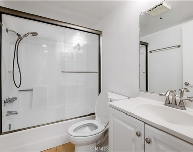 433 S Manhattan Place - Photo Thumbnail 13