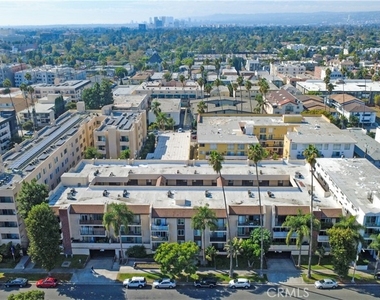 433 S Manhattan Place - Photo Thumbnail 20