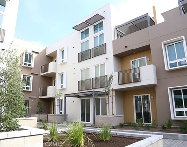 101 S Chapel Avenue - Photo Thumbnail 7