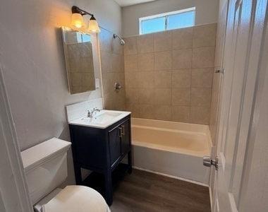 4106 1/2 Abner Street - Photo Thumbnail 5