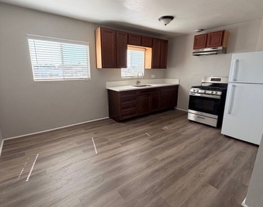 4106 1/2 Abner Street - Photo Thumbnail 7
