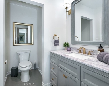 5825 Fulton Avenue - Photo Thumbnail 19