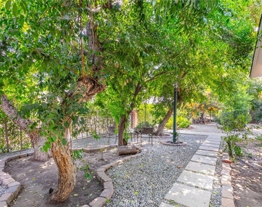 5825 Fulton Avenue - Photo Thumbnail 31