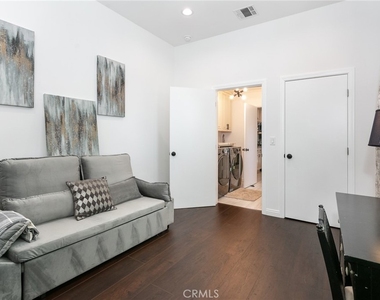 5825 Fulton Avenue - Photo Thumbnail 26