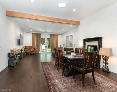 5825 Fulton Avenue - Photo Thumbnail 9